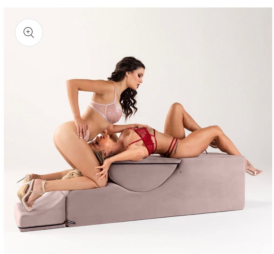 Love Chaise
